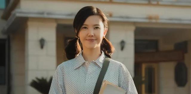 他俩竟是夫妻，老婆比他有名，出道19年少有绯闻，现女儿有高颜值