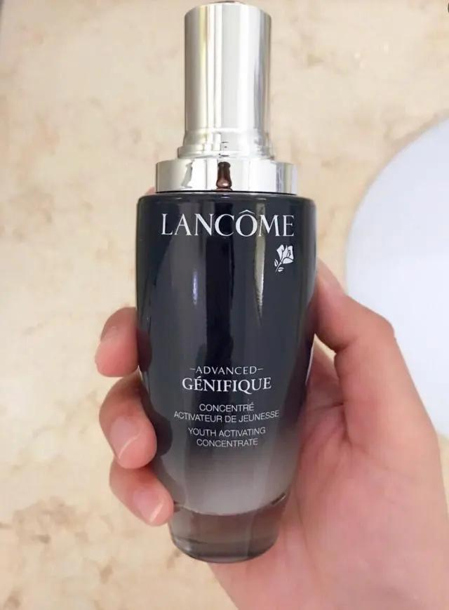 精华液推荐:这些精华液有效美白法令纹淡化和肌肤的饱满肉眼可见