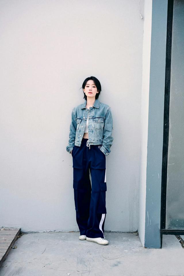 张小斐短发牛仔酷美造型 ??? 又飒又酷