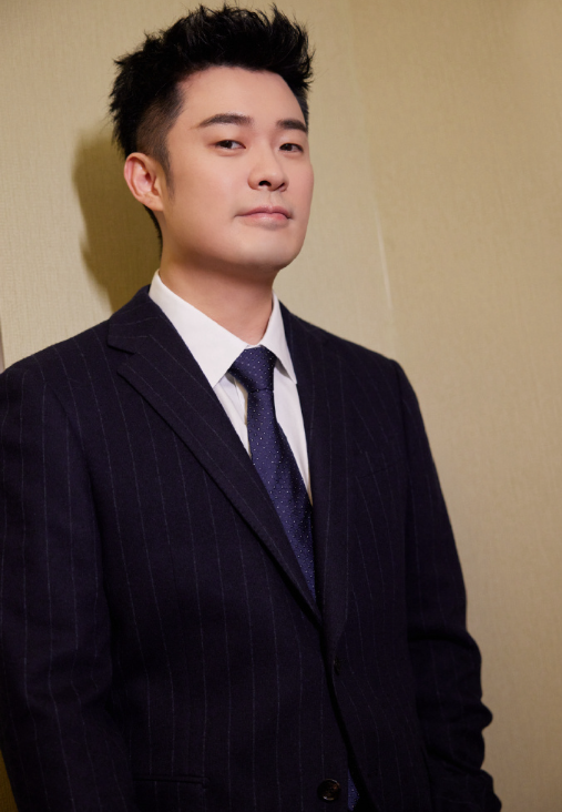 陈赫行李在欧洲机场被掉包!变成一堆垃圾,富人出国也遭另类收割