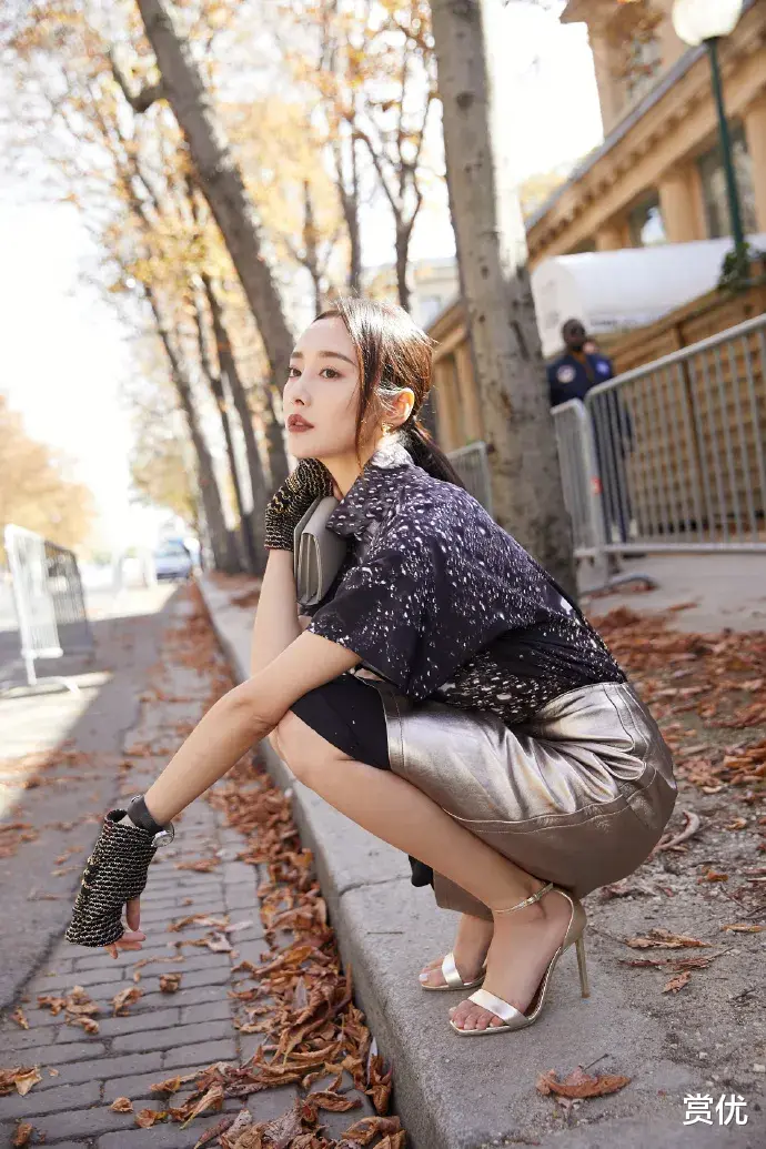 李纯韵味十足 光洁美足