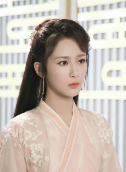 “长得丑演技差”还要演“第一美人”,这5位女演员不尴尬吗?