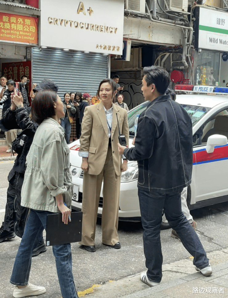 TVB花旦朱晨丽街头拍戏被捕获,幸福肥明显,秘婚传闻再起