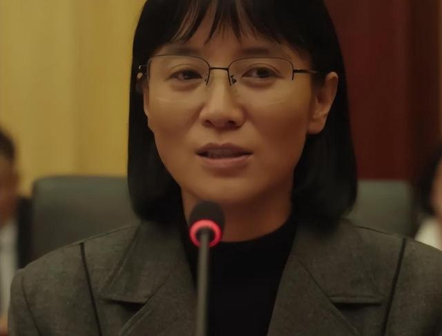 看到宋佳的张桂梅，我才发现内娱留给海清的时间，已经不多了