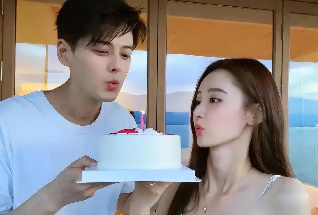 郭品超48岁时官宣分手