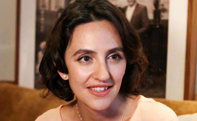 看了刘烨14岁儿子近照,才明白混血儿的心酸,周华健比儿子还年轻