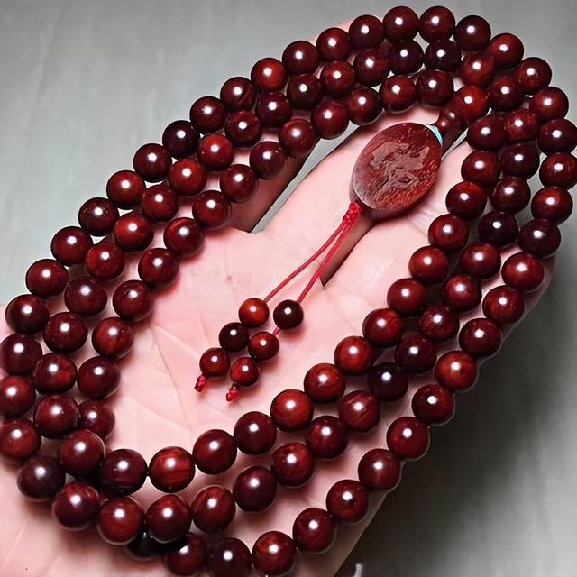 盘玩小叶紫檀五大误区，你中招了吗？专家揭秘，助你盘出极品手串