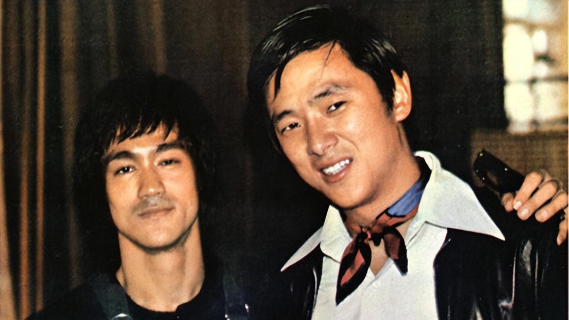 香港演员卖3亿豪宅，带全家人住进三室一厅，直呼：这才是家！