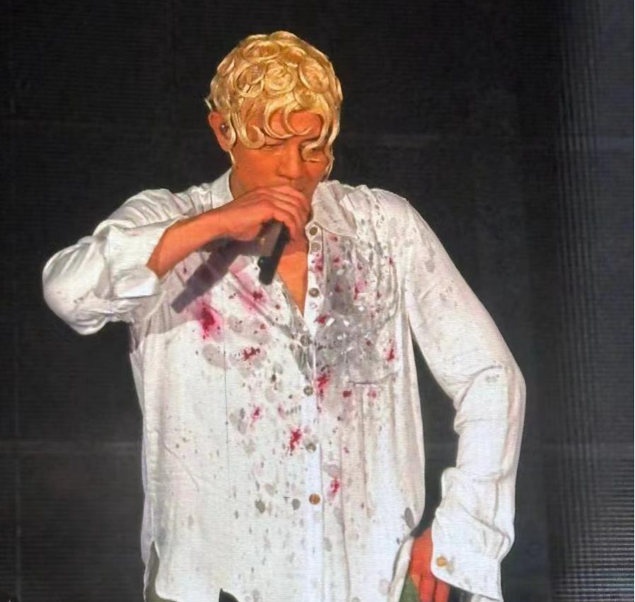 方媛带俩女儿看郭富城演唱会,无遮挡任人拍照,6岁长女美得要命