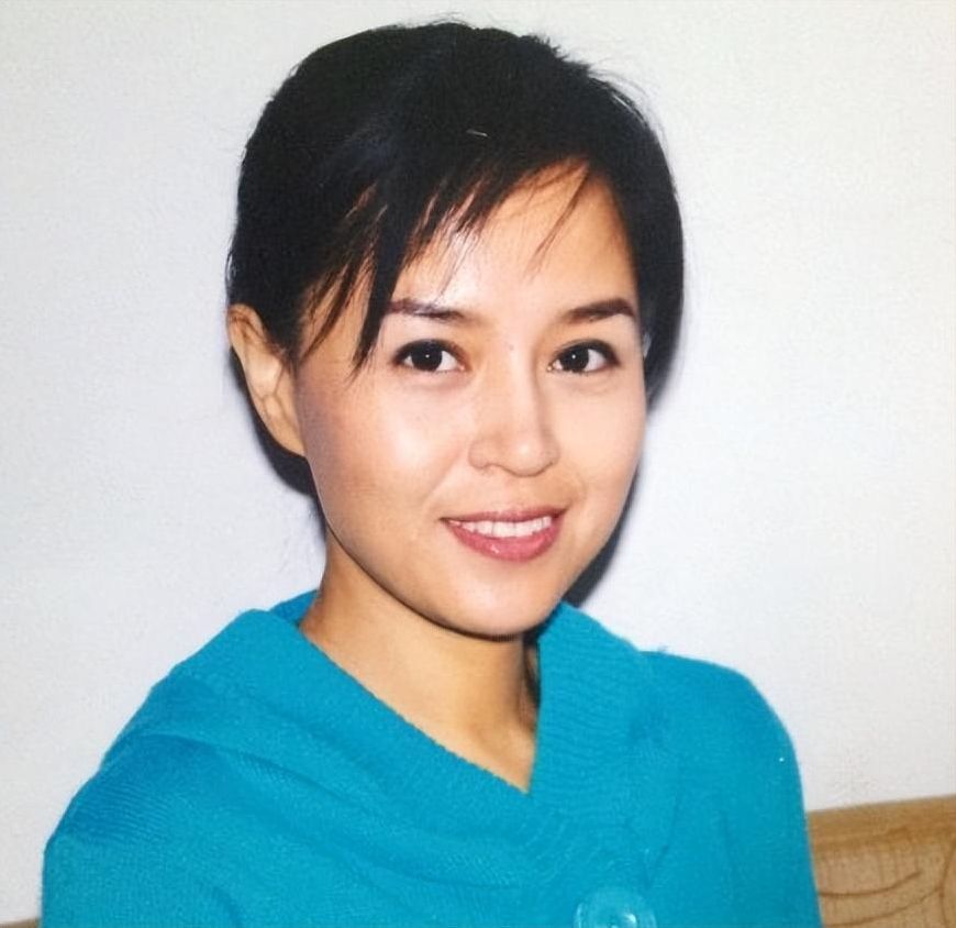 演员于莉红:嫁同班同学马诗红为妻,结婚24年,无儿无女也幸福