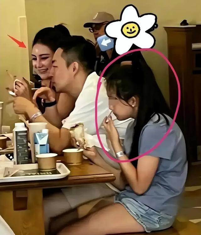 汪小菲晒亲子时光,女友与女儿齐出镜,玥儿现婴儿肥表情闷闷不乐