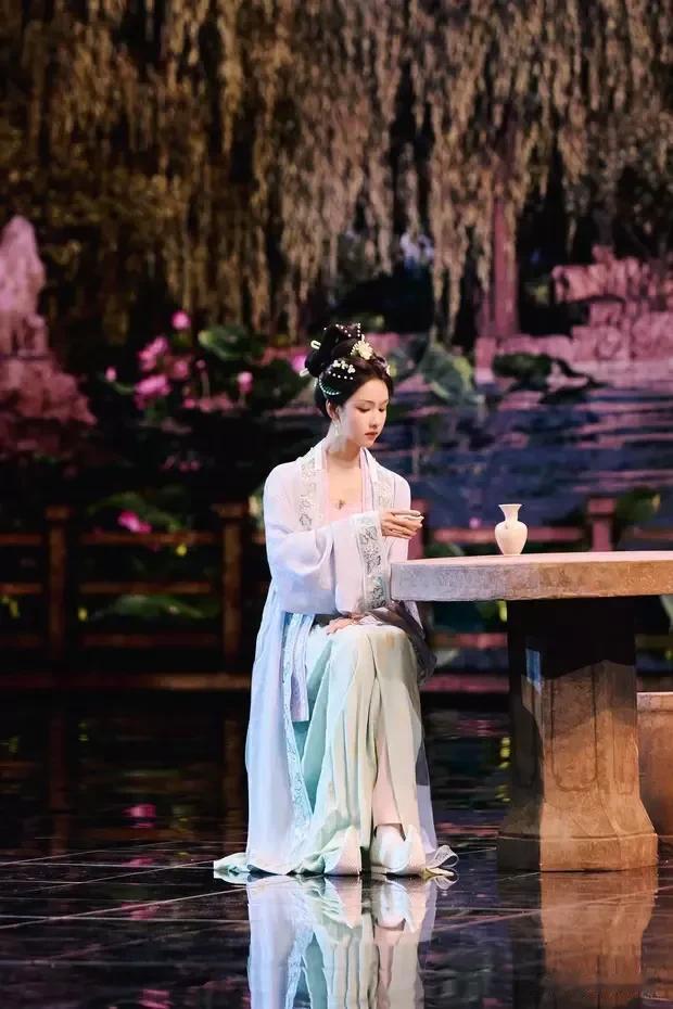 陈都灵|陈都灵《国家宝藏》南宋造型惊艳,古韵犹存,演绎南宋风华