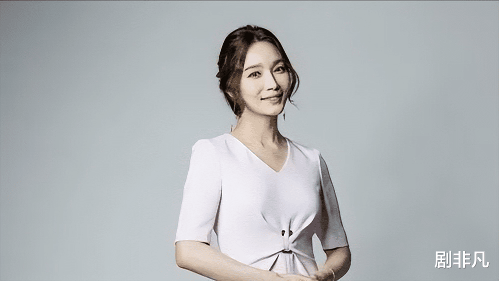 新婚13天,被丈夫砍断手指,虐待致流产,终生不孕,星途就此葬送