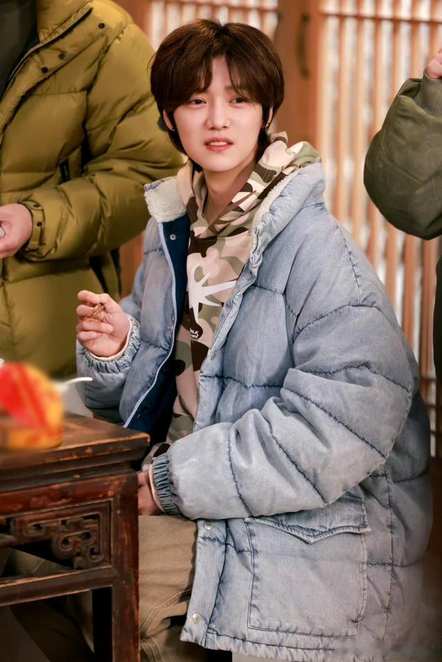 4.28娱:王一博任嘉伦成毅杨紫李现鹿晗龚俊檀健次王鹤棣黄景瑜