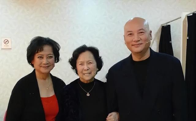 “观音”扮演者左大玢有多美？与主席是忘年交，颜值不输一线女星