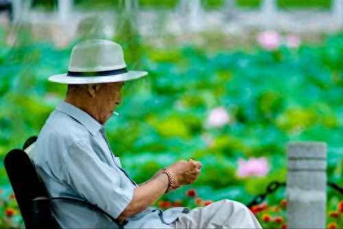 50岁之后就要少运动？医生提醒：要想活过70岁，2种运动可要少做