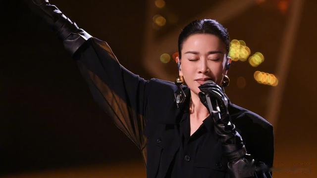 那英|那英56岁拿下歌王！歌手之旅看到了一个打碎又重塑自己的那英