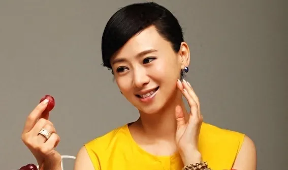 从清华教授女儿到亚姐冠军，翁虹的叛徒之路