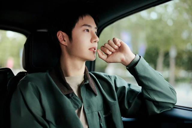 好家伙！王一博没戏拍，直接换赛道了？