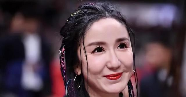 《爱情公寓》演员现况:小龙套成大女主,一菲脸崩了,有人被逮捕