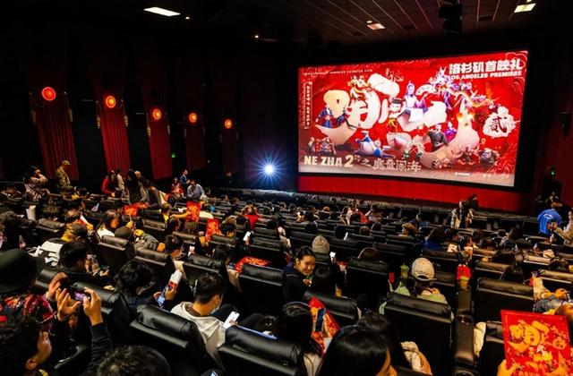 《哪吒2》海外开始失控!好莱坞紧急会议:中国人不讲武德!