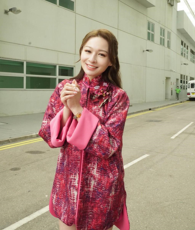 曝《爱回家》又一主演离开TVB!疑因谈价不拢,急召港姐进组接替