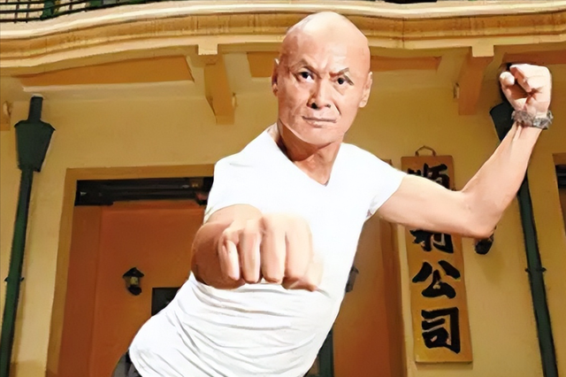 他是刘家良胞弟 演戏导演全能 不受哥哥重用 与洪金宝更像亲兄弟