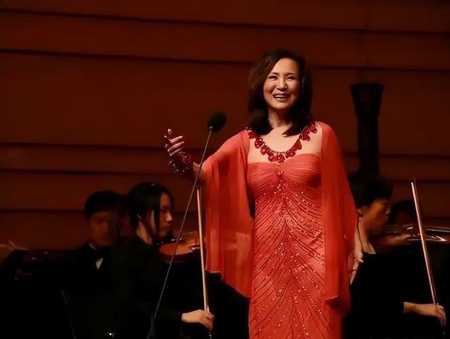 郑绪岚早已不是中国籍?“被老外玩腻就丢掉”,再度回国捞金?