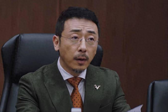 内娱\ 顶级反派 \：靠洋人媳妇养家10年成\ 软饭男 \，现55岁一夜翻盘