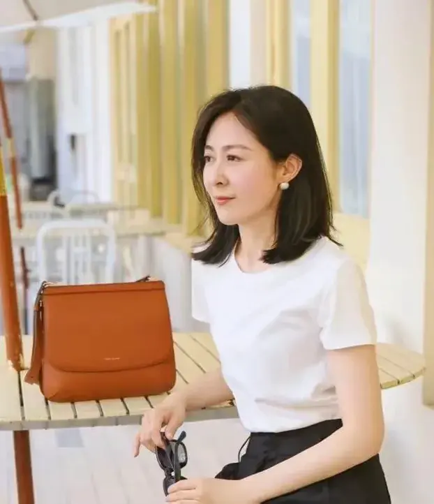 建议中年女人：不管多懒出门尽量打理发型，教你3个步骤就能变美