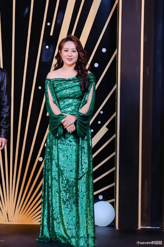 微博之夜折射圈内咖位，赵丽颖压番马丽，和杨紫座位却比不上宋佳