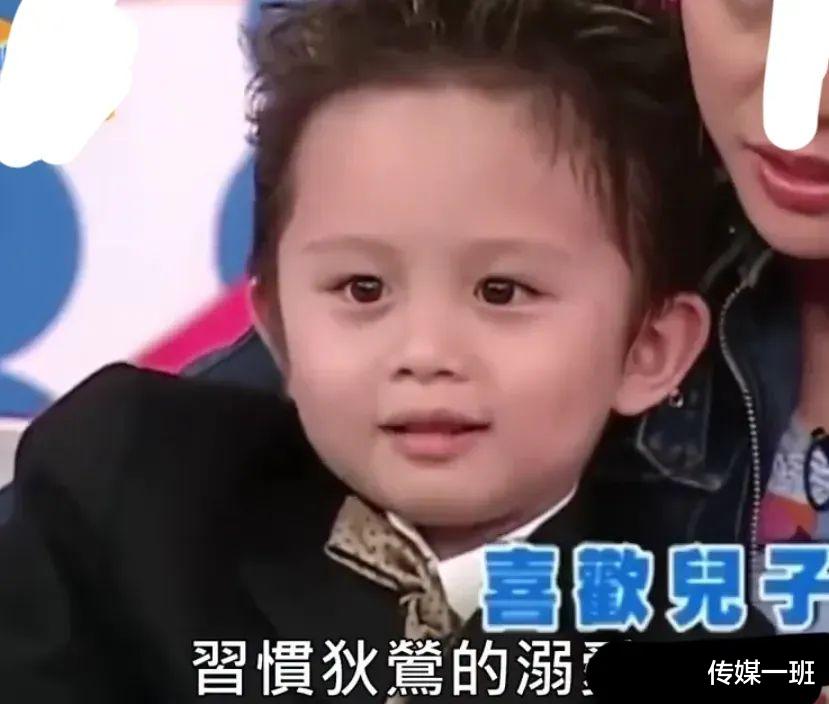 星二代讨债鬼，他15岁才断奶，如今再被抓进警局，狄莺太溺爱儿子
