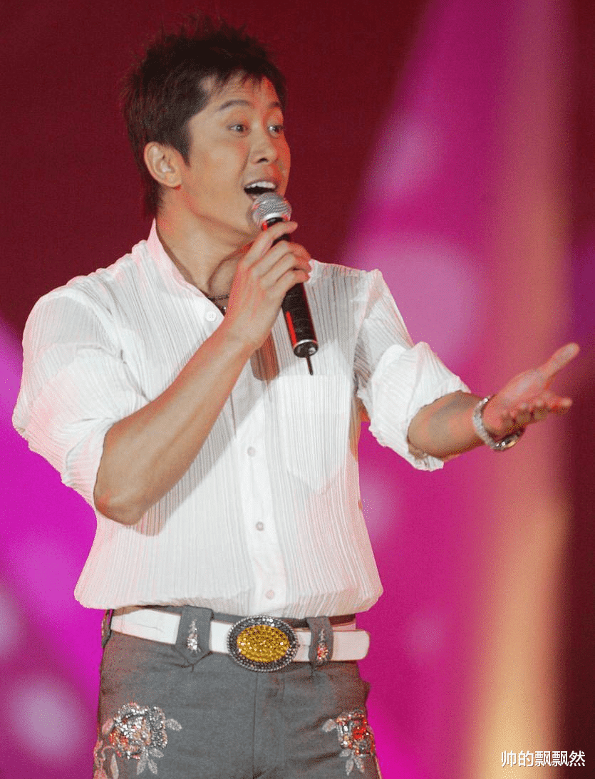 著名歌手毛宁:1年内父母双亡,55岁的他人生跌宕