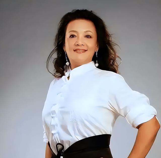 彪悍！事实证明，66岁的张兰，才是商界的“人间清醒”