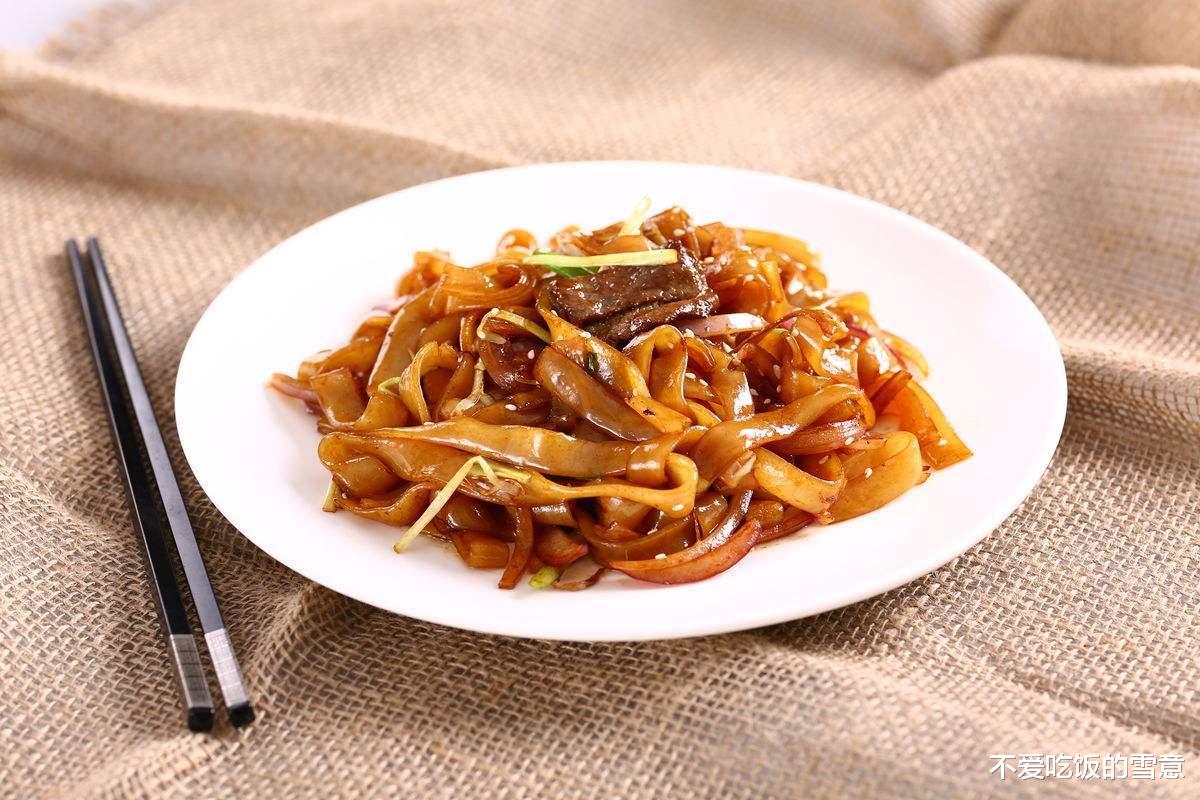《学会干炒牛河的制作,轻松成为家常菜高手》