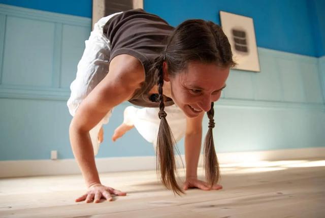 练瑜伽，为什么“平衡”姿势那么重要？建议看看！