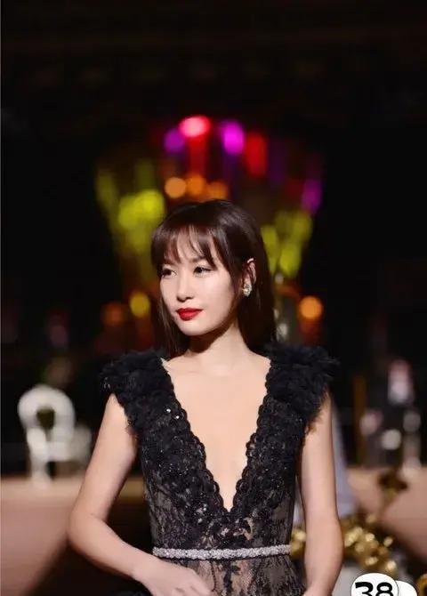 有望复出?45岁徐子珊消失五年惊喜‘现身’,最新秘密行踪被曝光