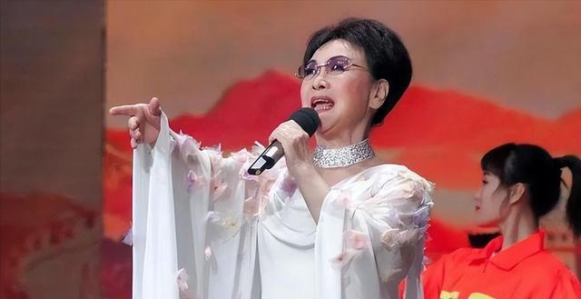 太遗憾！80岁李谷一传来消息，无法参加蛇年春晚，缺席原因曝光