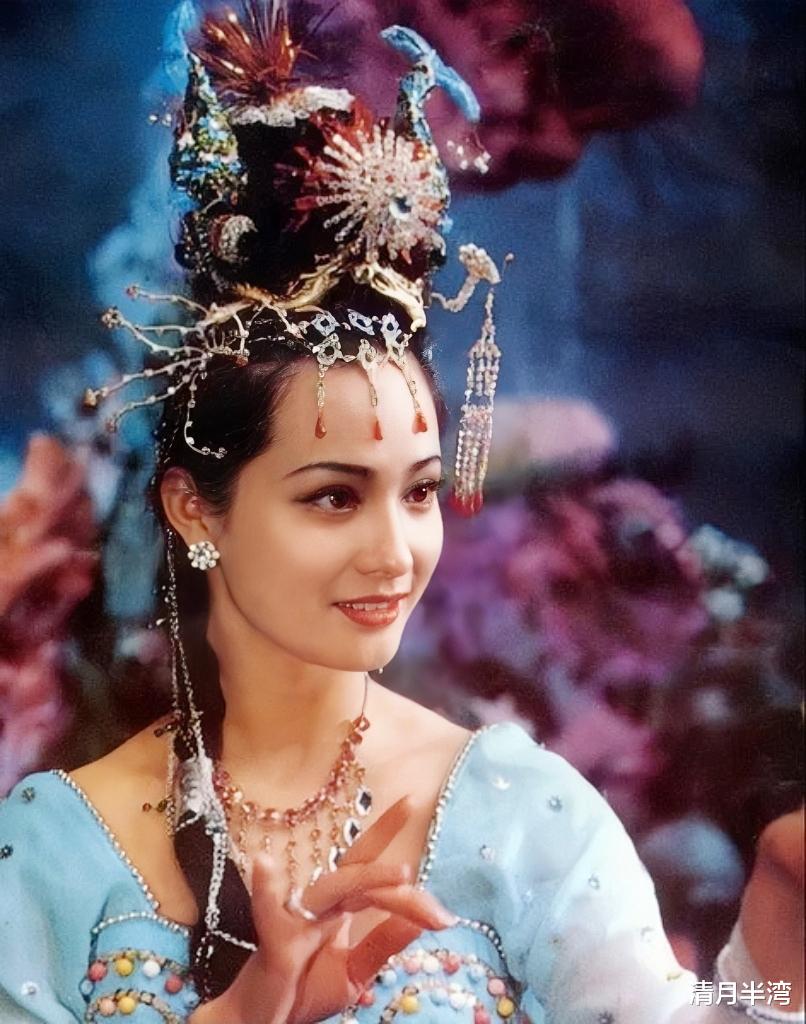 最是人间留不住,如今的“土肥圆”老阿姨,年轻时也曾艳压一大片