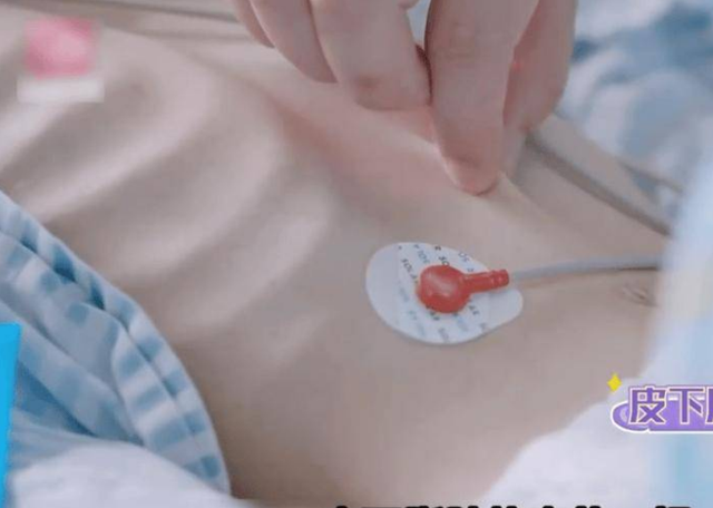 15岁少女极端减肥,50天只喝水不吃饭,妈妈含泪拔掉氧气管