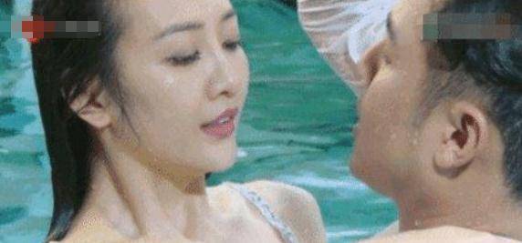 王鸥“戏水照”遭全网传,看她素颜下真实肌肤,难怪直男那么爱他