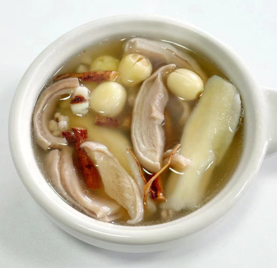 “春季一碗汤,夜里睡得香”,平常多喝这汤,养心安神,别不懂吃