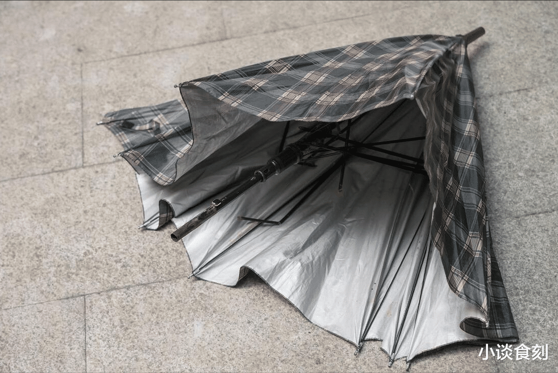 “伞放三处，财福尽散”，哪3个地方不能放雨伞？放伞有啥讲究？