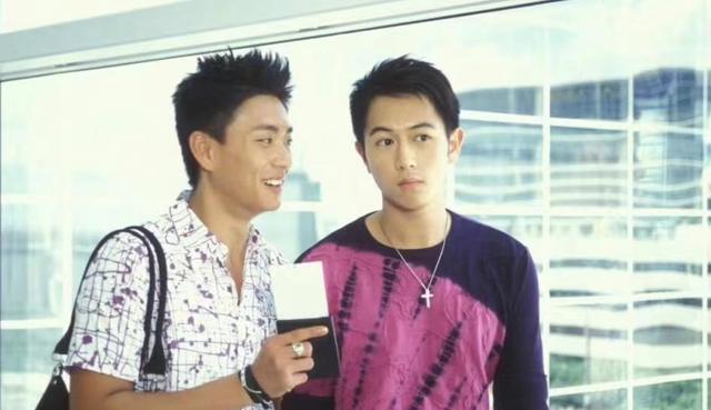 46岁陈键锋发自拍吓坏网友!毛孔粗大还肥胖变形!像个糟老头子