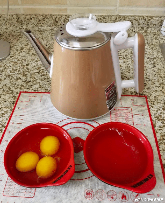 想要蒸出完美的鸡蛋羹,黄金比例和4个诀窍告诉你,比布丁还滑嫩