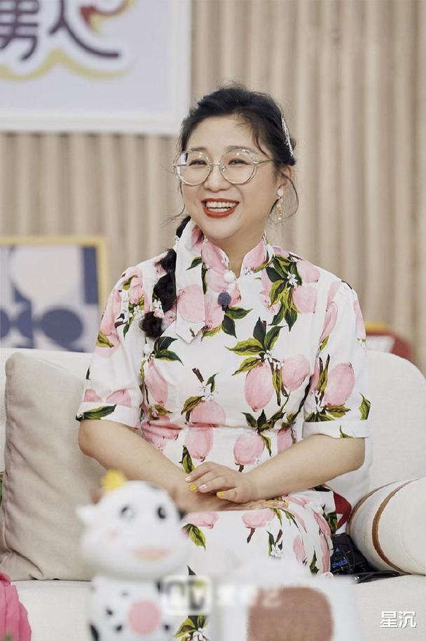 傅首尔真的黔驴技穷了:离婚后没了工作,只能靠消费老刘来博流量