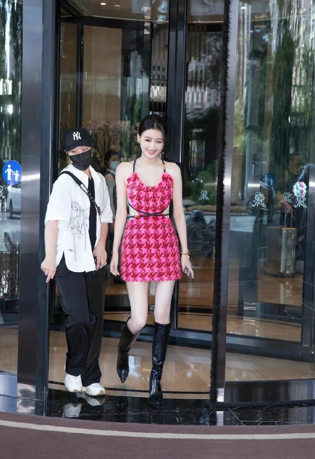 孙怡,美腿长靴以为是大女主,结果是个恋爱脑