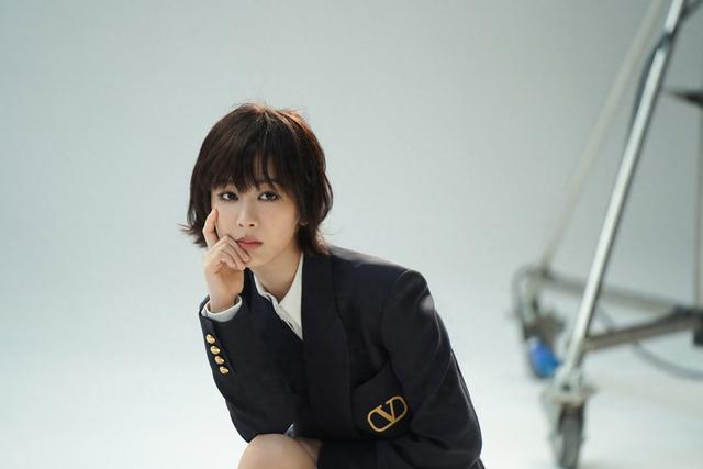 杨紫短发和长发造型，你喜欢哪个？