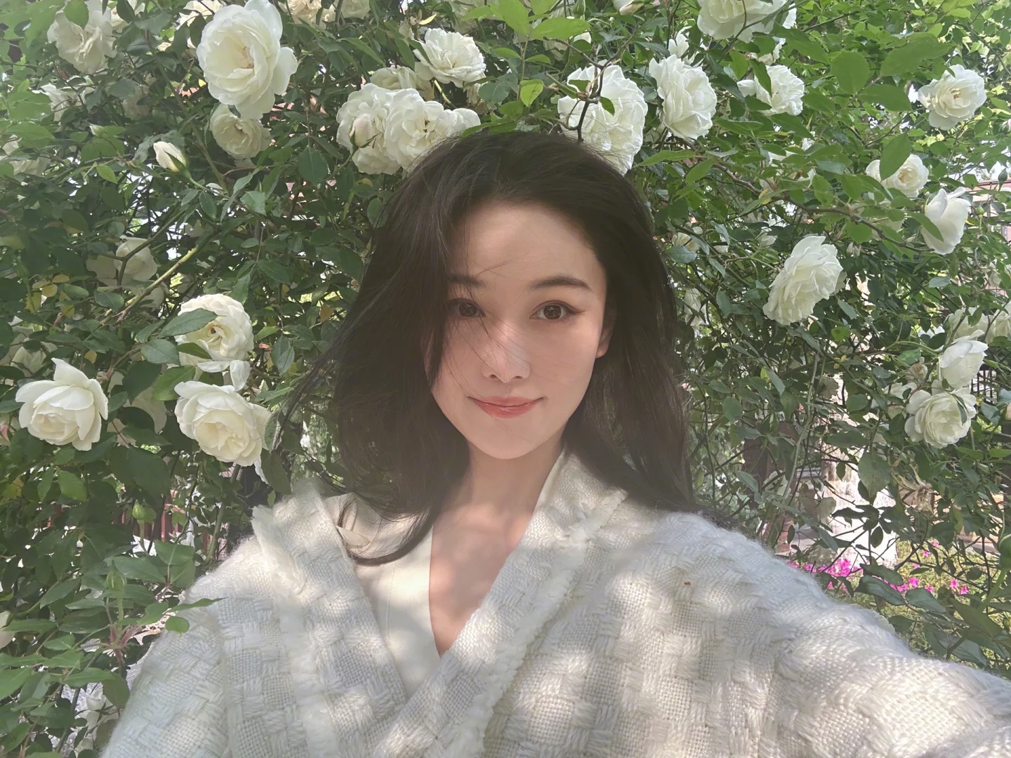 张馨予的4000万豪宅,因“满院的鲜花果蔬”走红,让人向往!