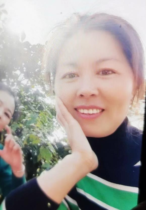 76岁老戏骨养老院过中秋,无儿女看望,想念情人和9岁非亲生女儿